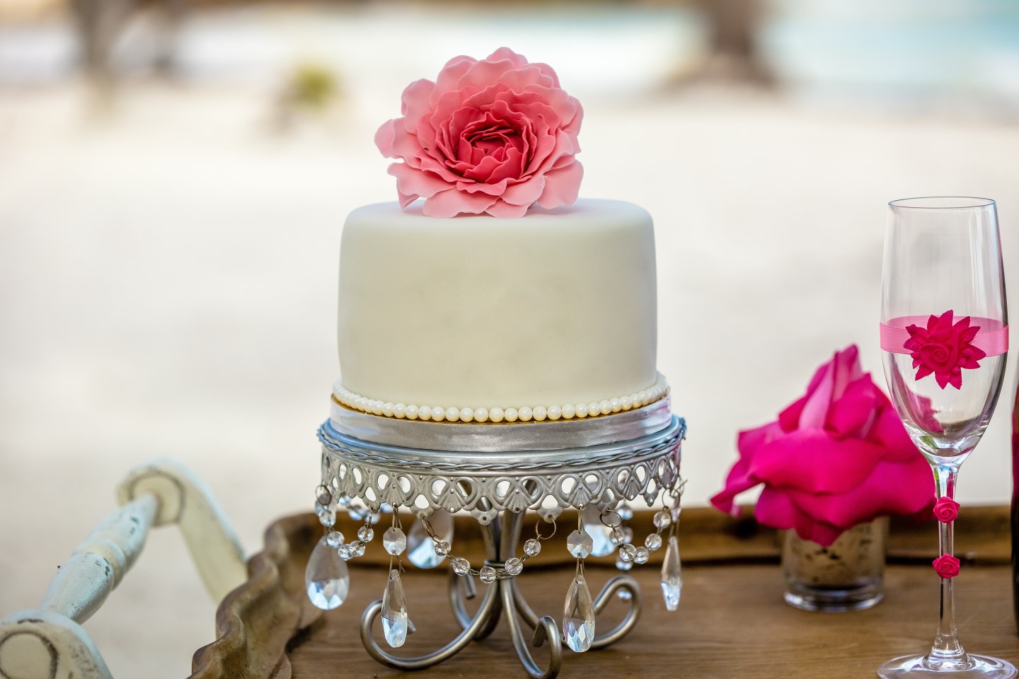 Свадебный торт одноярусный с инициалами